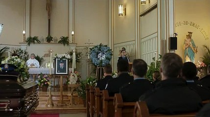 192 S04 E05  Flowers