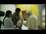El Papa visita niños enfermos del hospital Gemelli
