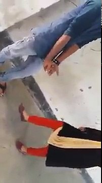 নারীকে উক্ত্যক্ত করার উচিৎ শাস্তি !- সাবাস মেয়ে সাহসি হও অামরা পুরুষদের উচিৎ সবসময় এই ধরনের সাহসী মেয়েদের পাসে থাকা