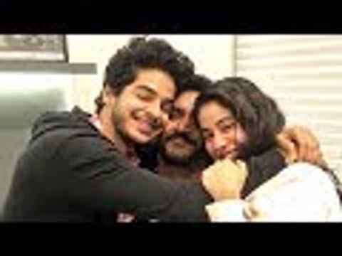 Janhvi Kapoor And Ishaan Khatter Celebrate The Dhadak Wrap up | Bollywood Buzz