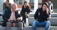 Taksim'de Genç Erkeklere Para Karşılığında Görüşmek İsteyen Yaşlı Sapık Yakalandı