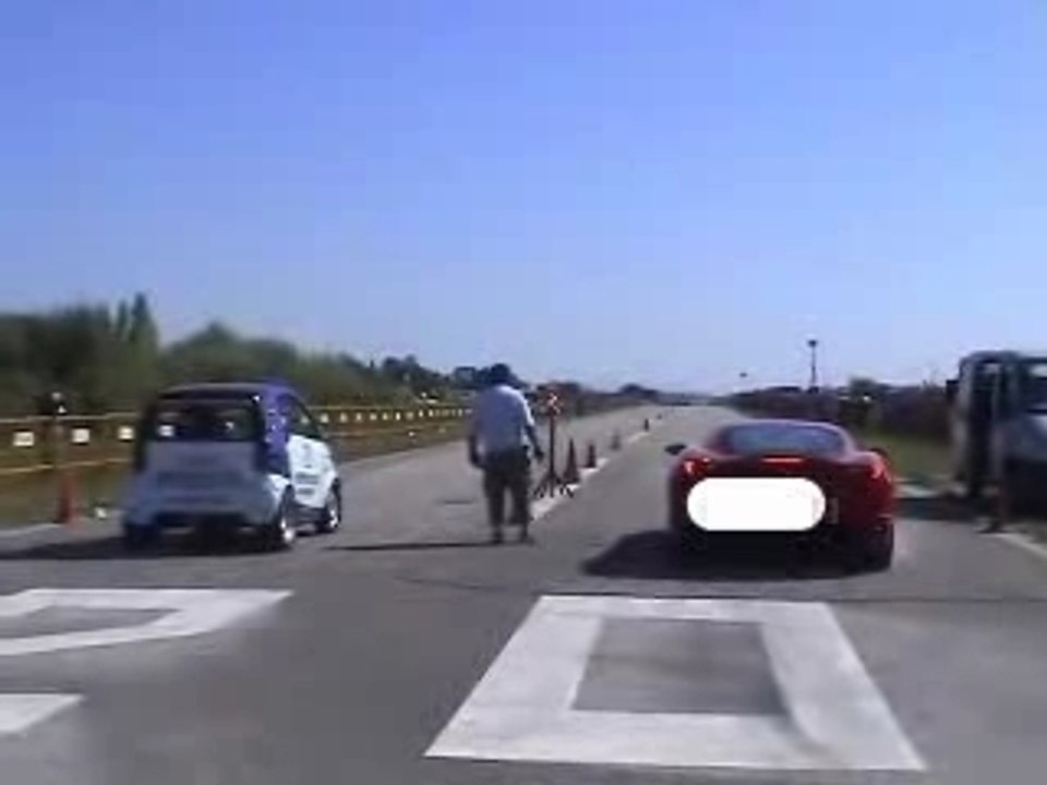 Smart vs ferrari
