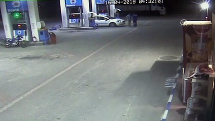 Akaryakıt istasyonu çalışanı silahlı gaspçıyı etkisiz hale getirdi - KONYA