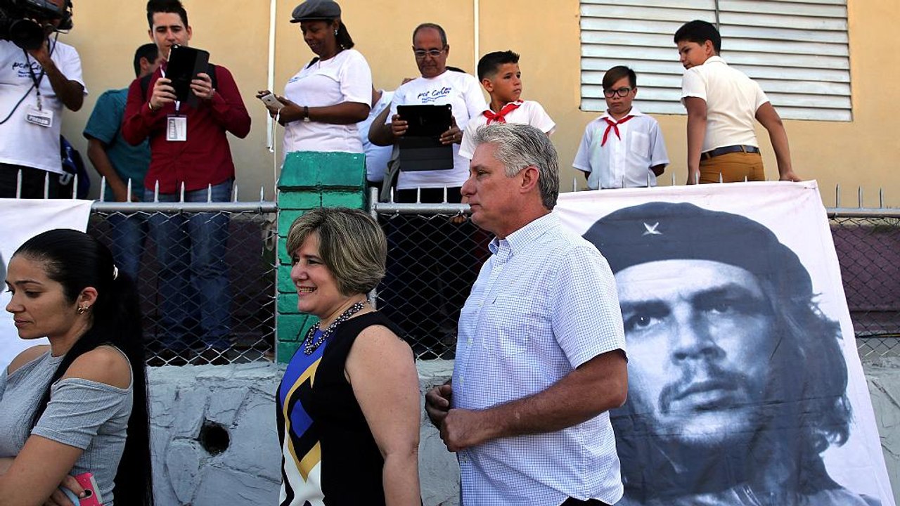 Kuba: Staatsrat wählt neuen Präsidenten