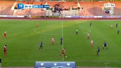 Jolie centre de TIMITE sur la droite mais y a personne à la réception du ballon.