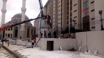 Vinç Direği Bir İşçinin Üzerine Düştü