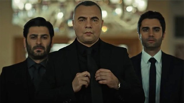 'Eşkıya Dünyaya Hükümdar Olmaz'da 'Pudra Hakkı' Diziye Veda Etti