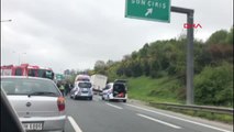 Kavacık'ta Trafik Kazası: Tem Bir Süre Trafiğe Kapandı