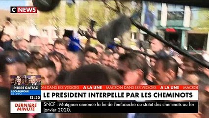 Download Video: En direct devant les caméras, Emmanuel Macron se fait interpeller par des cheminots à Saint-Dié-des-Vosges - VIDEO