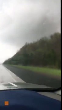 Un tornade provoque un accident de voiture (Arkansas)