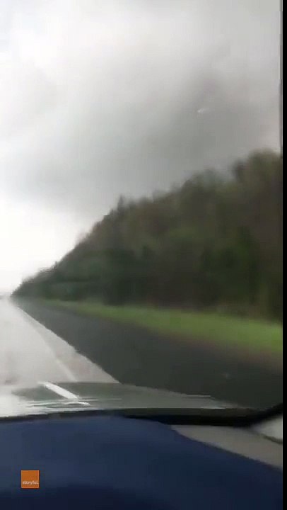 Un tornade provoque un accident de voiture (Arkansas)
