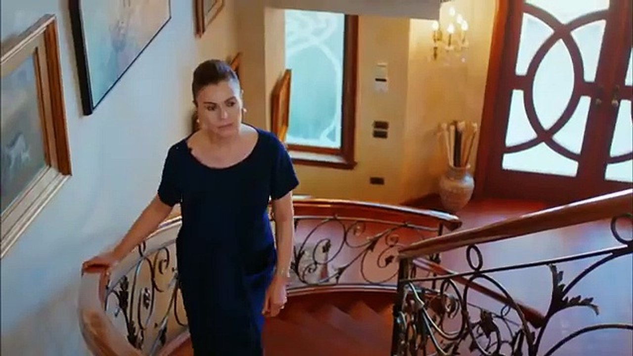 Şule, Handenin günlüğü olduğunu öğreniyor! Adı: Zehra 8. Bölüm