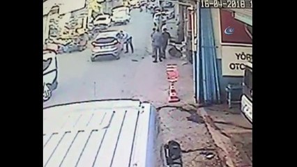 Oğlunun boncuk atan oyuncak tabancasıyla banka soymaya kalktı