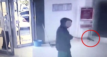 Oyuncak Tabancayla Banka Soymaya Kalktı, Rahatsız Ettim Diyerek Özür Diledi