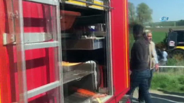 Kamyonetle tır kafa kafaya çarpıştı: 1 ölü, 4 yaralı