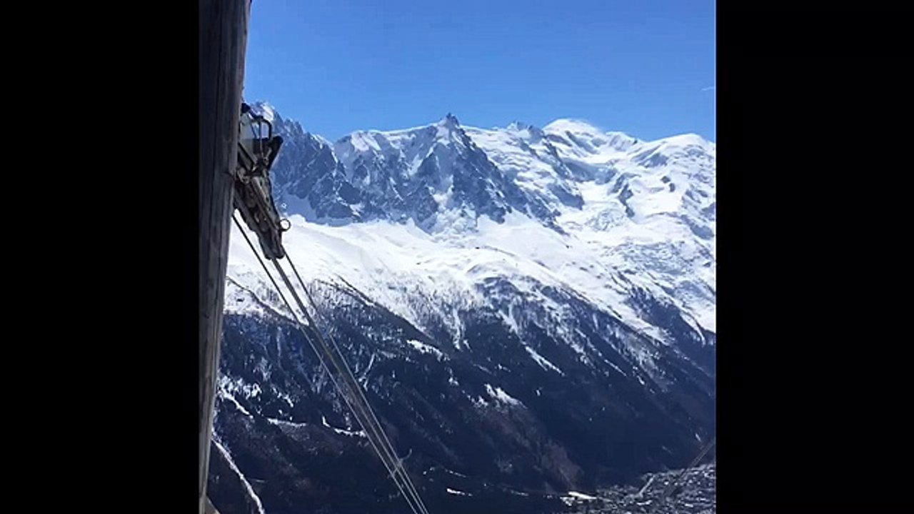 Une avalanche dans la face Nord de l'aiguille du midi le 17 avril 2018
