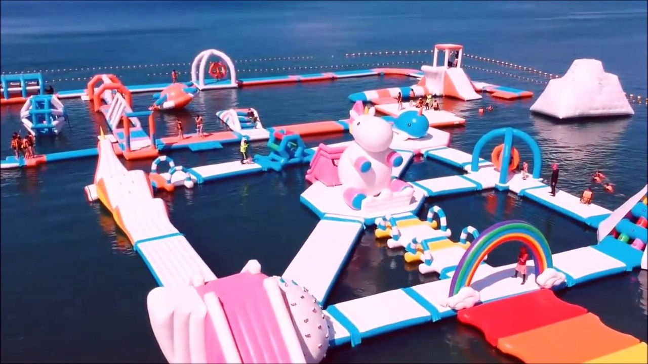 L'île Licorne gonflable géante est un rêve devenu réalité