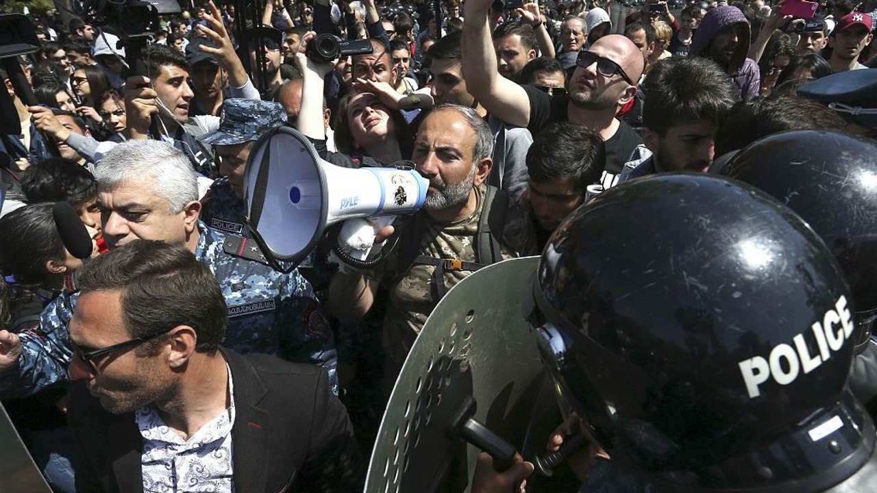 Weiterhin Massenproteste in Armenien