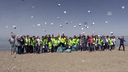 Öğrenciler Van Gölü sahilinde çöp topladı - VAN