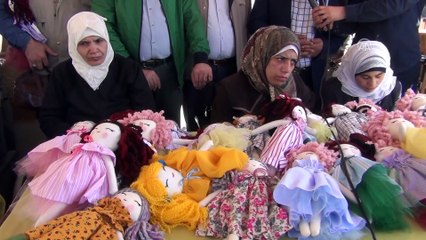 Savaşın acılarını bez bebek üretimiyle unutuyorlar - HATAY