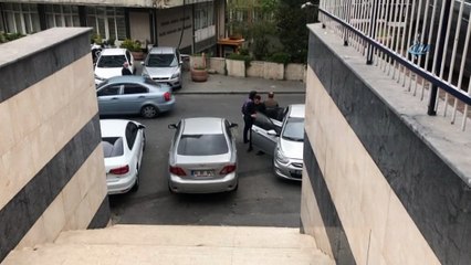 - Eski Milli Savunma Bakanı Ercan Vuralhan'ı bıçaklayan zanlı, Asayiş Şube'ye getirildi