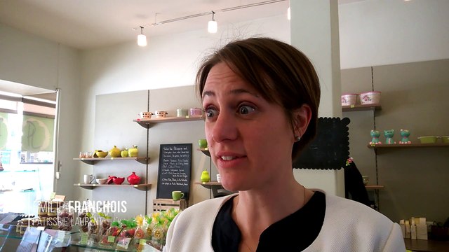 Patrice Renard, chef du restaurant Le Grand Café et Emilie Franchois, de la pâtisserie Laurent, réagissent après leur repas avec Emmanuel Macron