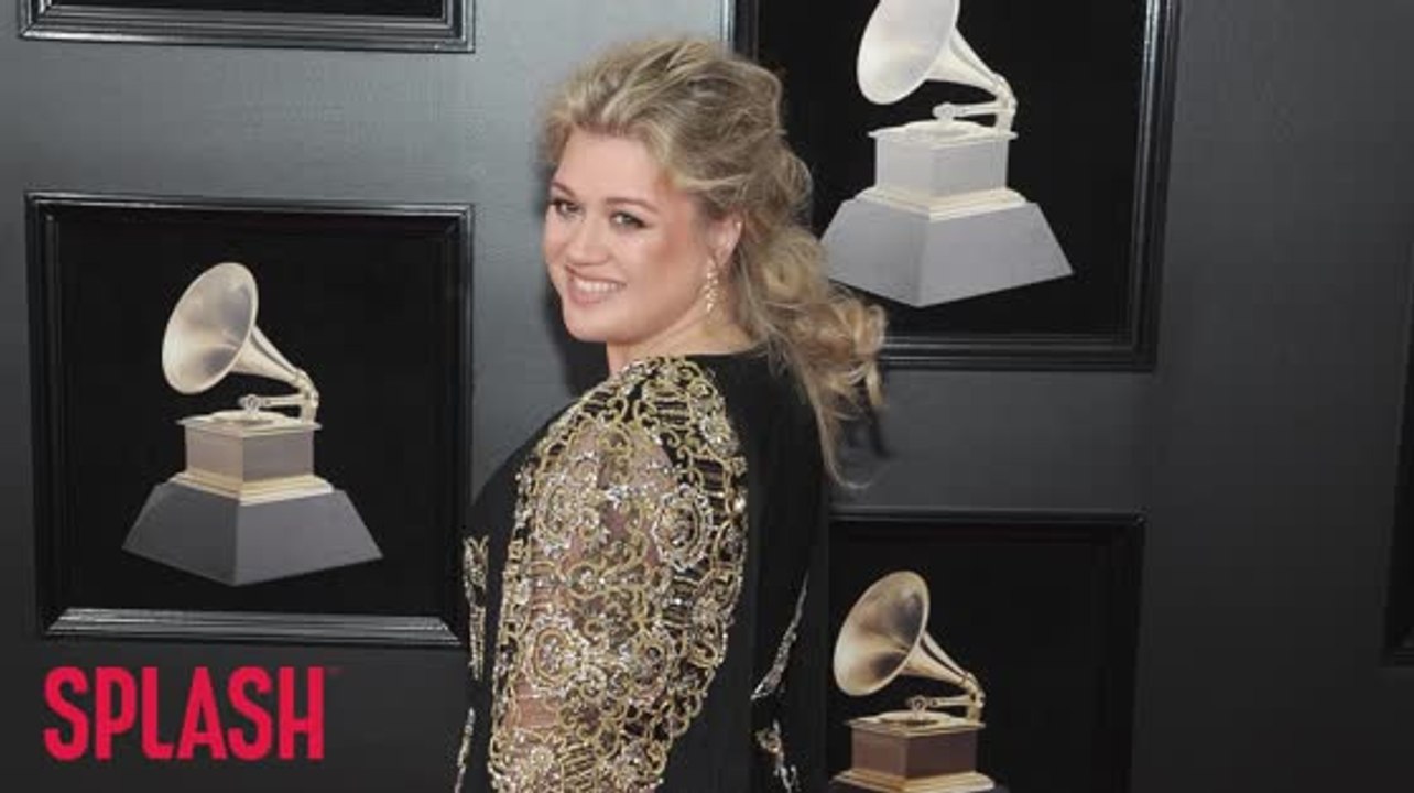 Kelly Clarkson hosting 2018 Billboard Music Awards