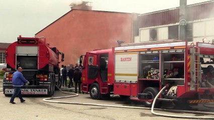 Defne yaprağı işleme fabrikasında yangın - BARTIN