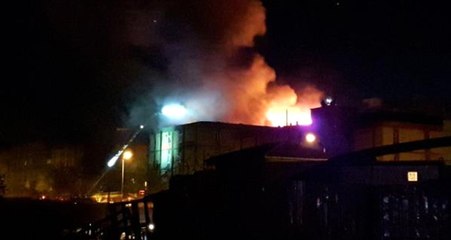 Ayakkabıcılar Sitesinde Yangın! Çok Sayıda Patlama Meydana Geldi