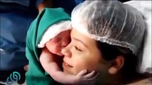 وضعوا الطفل على وجه أمه بعد الولادة..