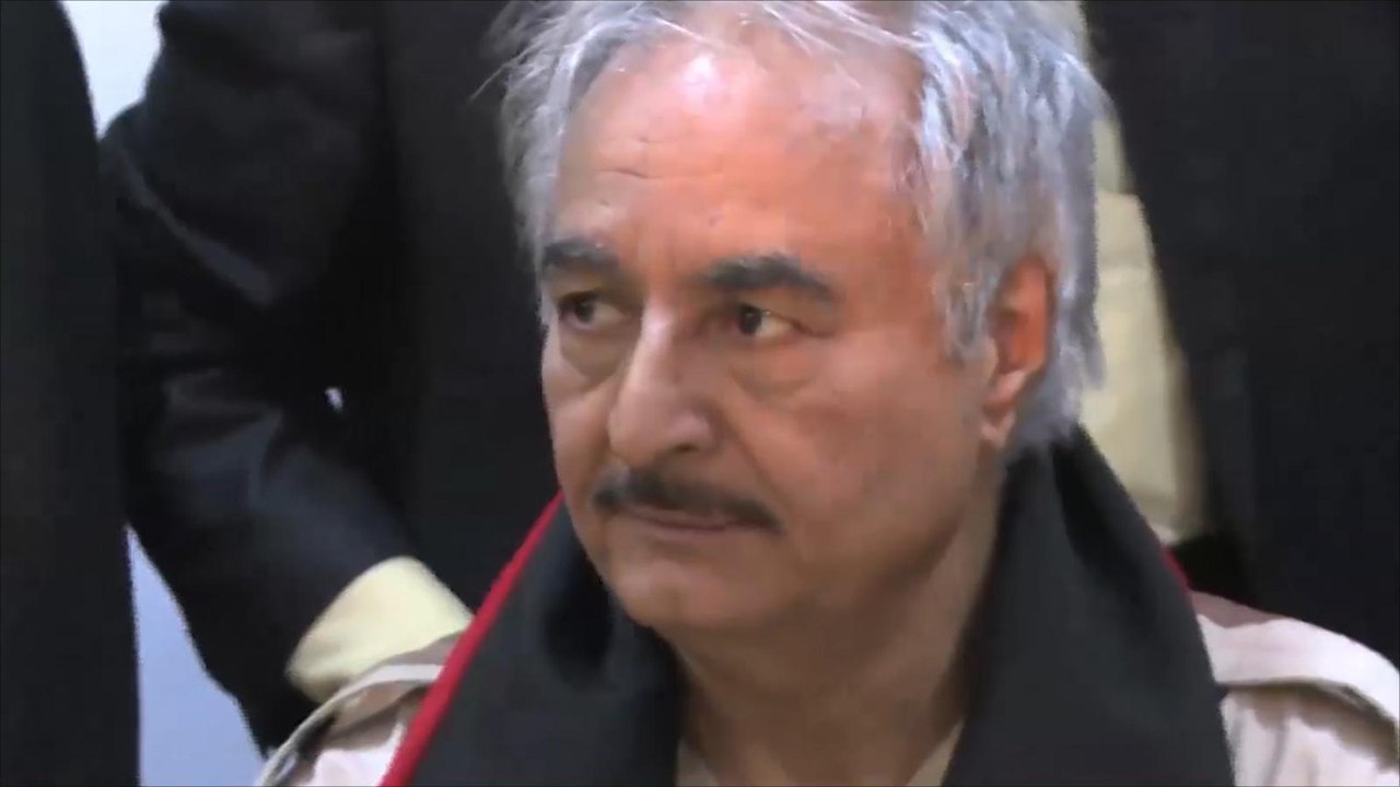 فرنسا تؤكد وجود حفتر في مستشفى عسكري بضواحي باريس