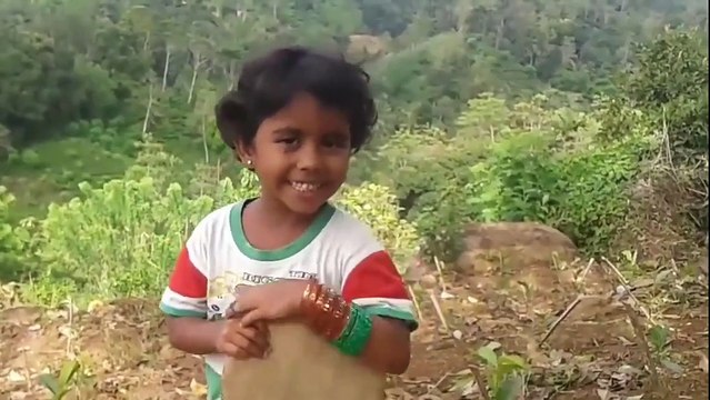 අම්මා රට ගිහින් අහලම බලන්න දොණිගේ ලස්සන විරිදුව විඩියෝ ඒක යාලුවන්ට බලන්න Share කරන්න