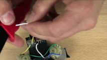 Conectar los LED al interruptor de encendido y apagado | Khan Academy en Español