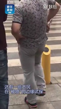 Jet d'eau pour les piétons traversant au rouge : sécurité routière en Chine !