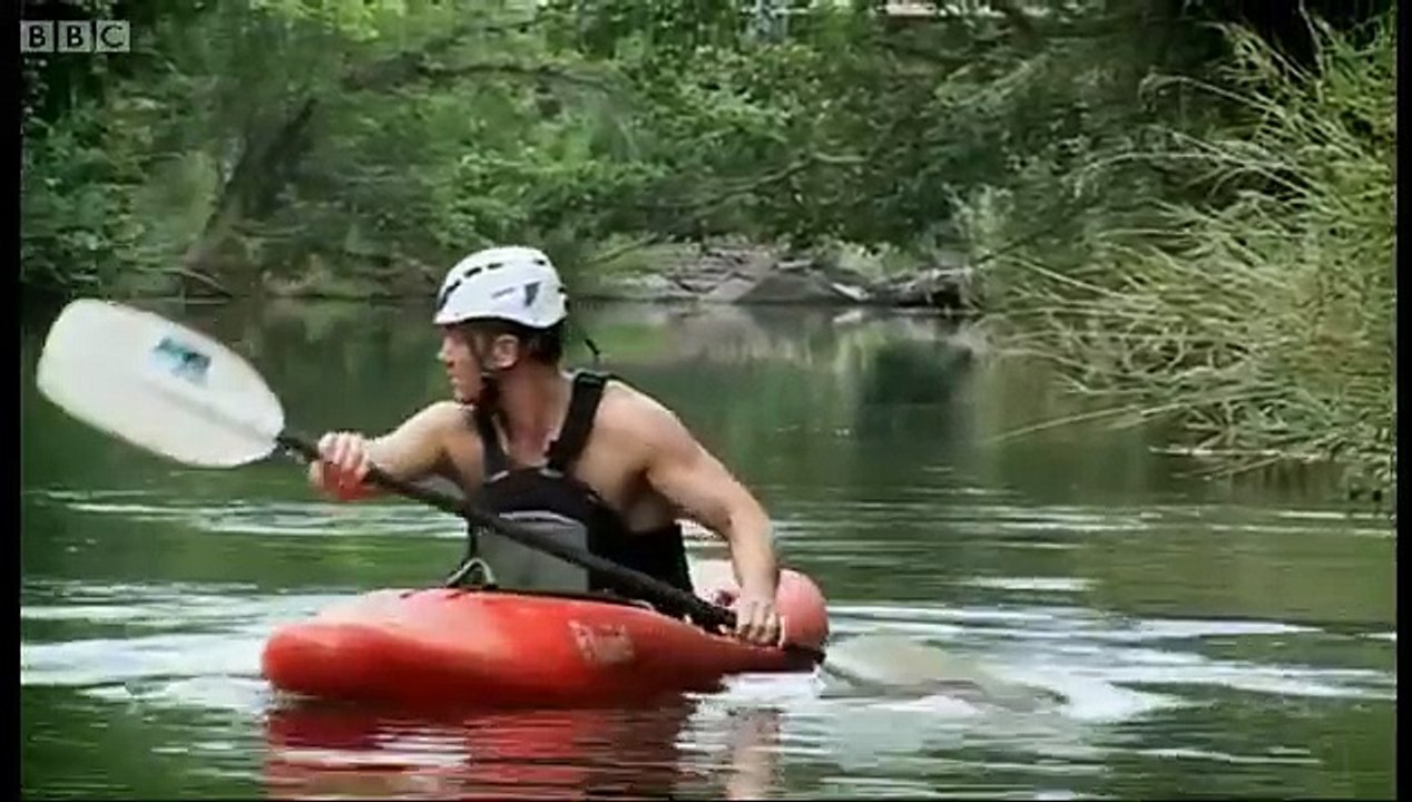 Speedy escape from ferocious hippo Deadly 60 BBC