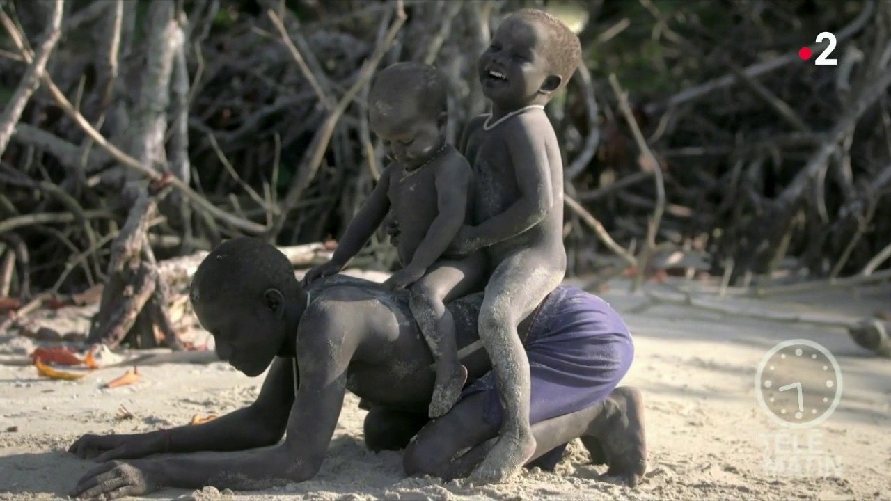 Echos du monde - Inde : Les Jarawas en danger