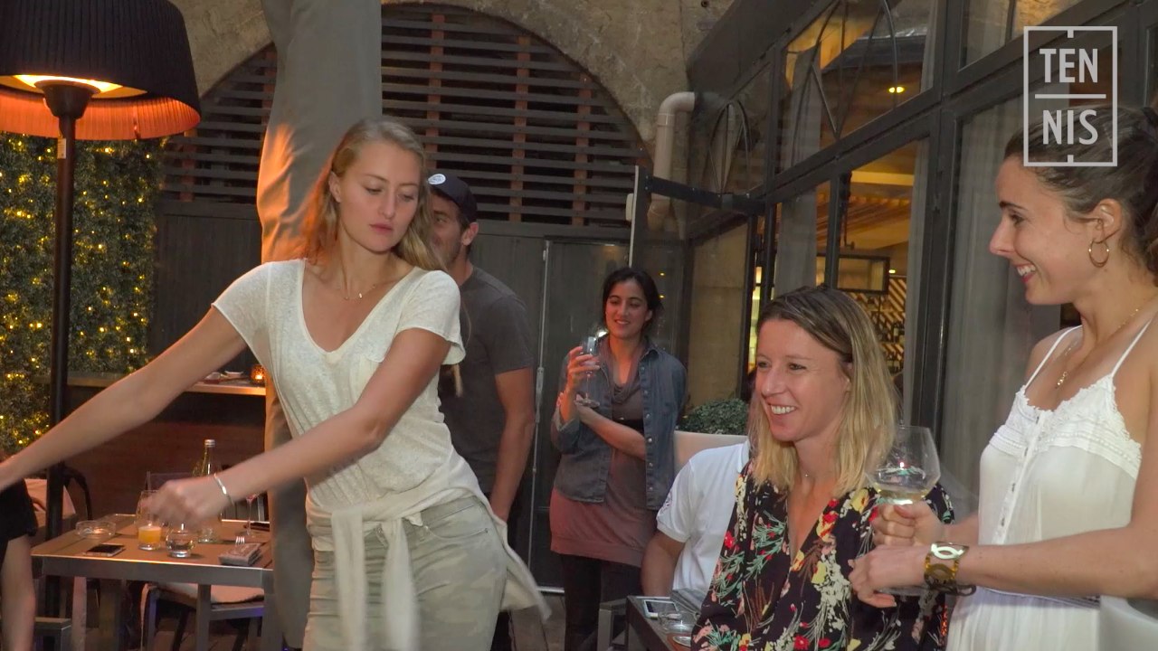 Fed Cup #FRAUSA, la minute bleue n°3 : visite surprise et cours de danse