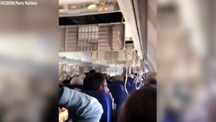 Un passager filme l’intérieur de l’avion de la Southwest après l’explosion d’un moteur en vol