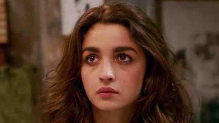 Alia Bhatt says, I am disturbed and dipressed; Find out why? | FilmiBeat