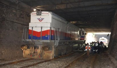 Yük treni yoldan çıktı, seferler durdu