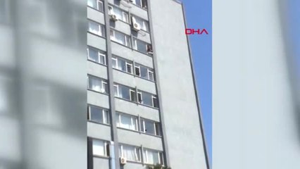 Şişli Etfal'in 6. Katından Atladı