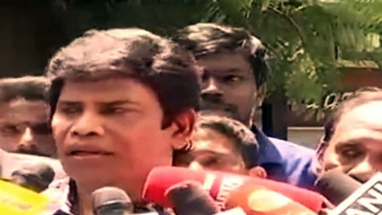 பாரதிராஜாவுக்கு நச் கேள்வி Anandraj Questions Bharathiraja after meet Rajinikanth Sudeshi News Channel