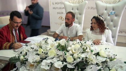 Sinop'ta müftü ilk kez nikah kıydı