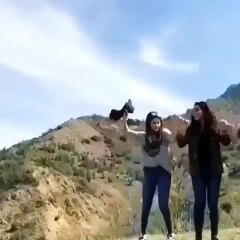 رقص دختران زیبای کرد در کوهستان