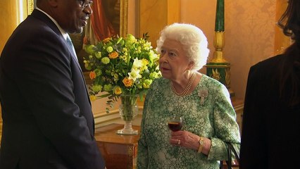 Queen hosts lunch for Commonwealth leaders at the Palace