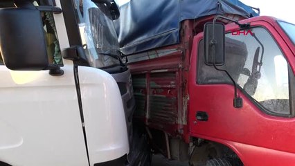 Karabük Tır Tarım İşçilerini Taşıyan Kamyonete Çarptı 17 Yaralı-Hd