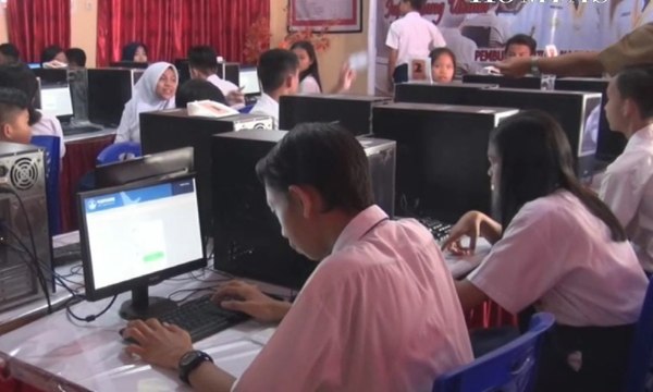 Kendala Teknis Warnai Hari Pertama UNBK SMP