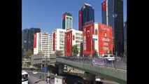 Maslak'ta dev Türk bayraklı şölen