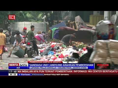 Giat Pembersihan Sampah di Bawah Kolong Tol Tanjung Priok