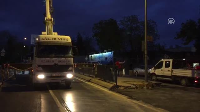 Kadıköy Tıbbiye Caddesi'ndeki Karayolu Köprüsü Trafiğe Bir Yıl Kapalı